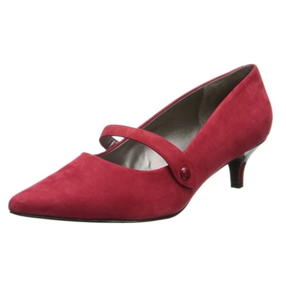 Trotters Shoes - 9.5 Wide Trotters Petra Wedge Pump